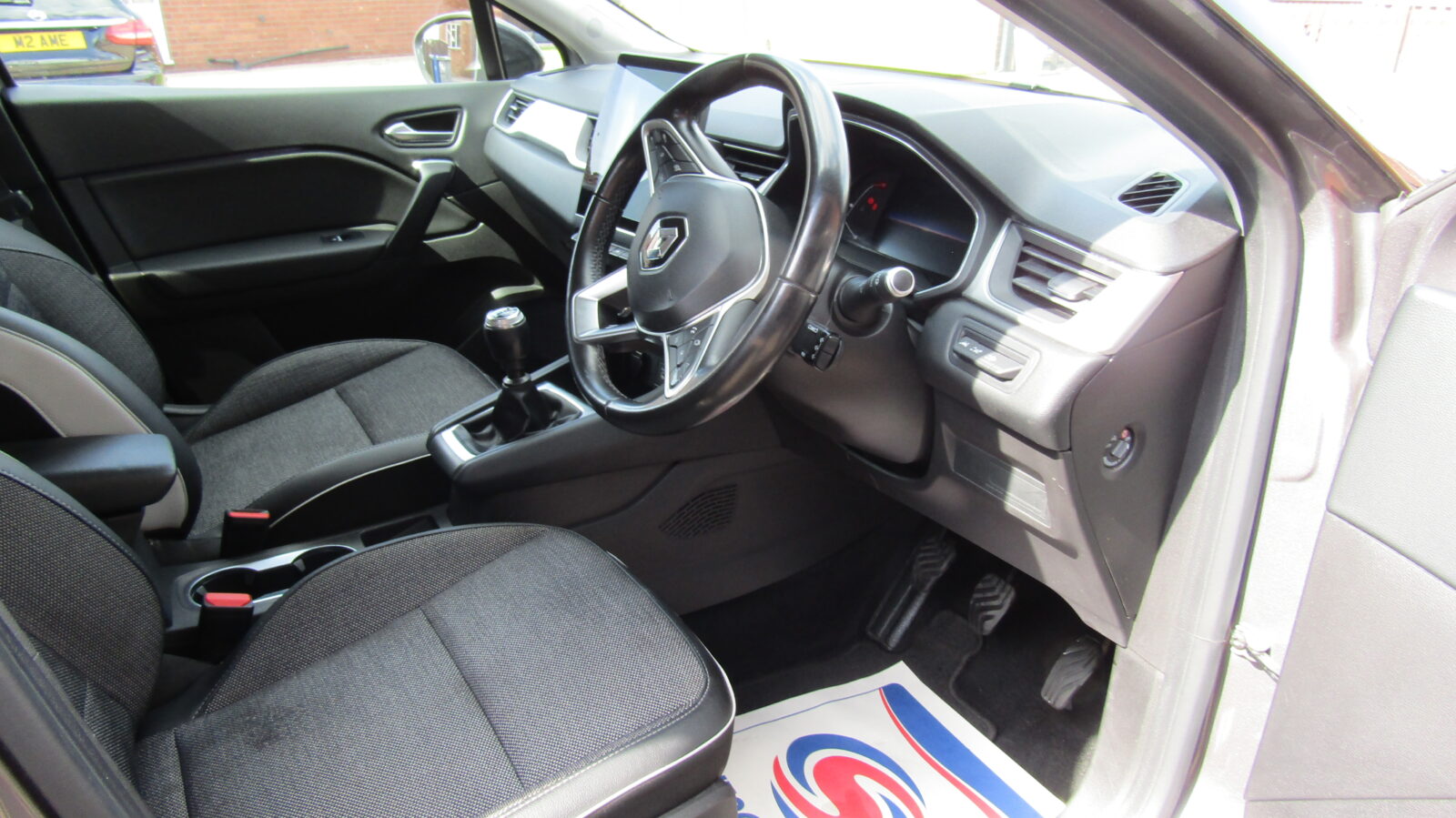 Renault Captur 1.3 TCe S Edition Euro 6 (s/s) 5dr - Image 6
