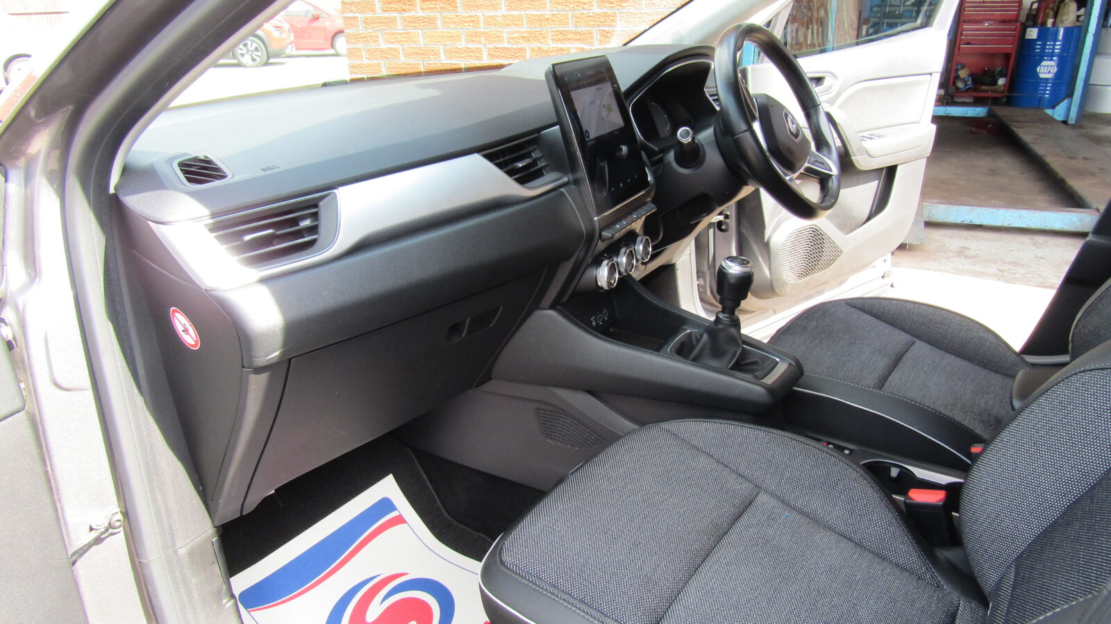 Renault Captur 1.3 TCe S Edition Euro 6 (s/s) 5dr - Image 10