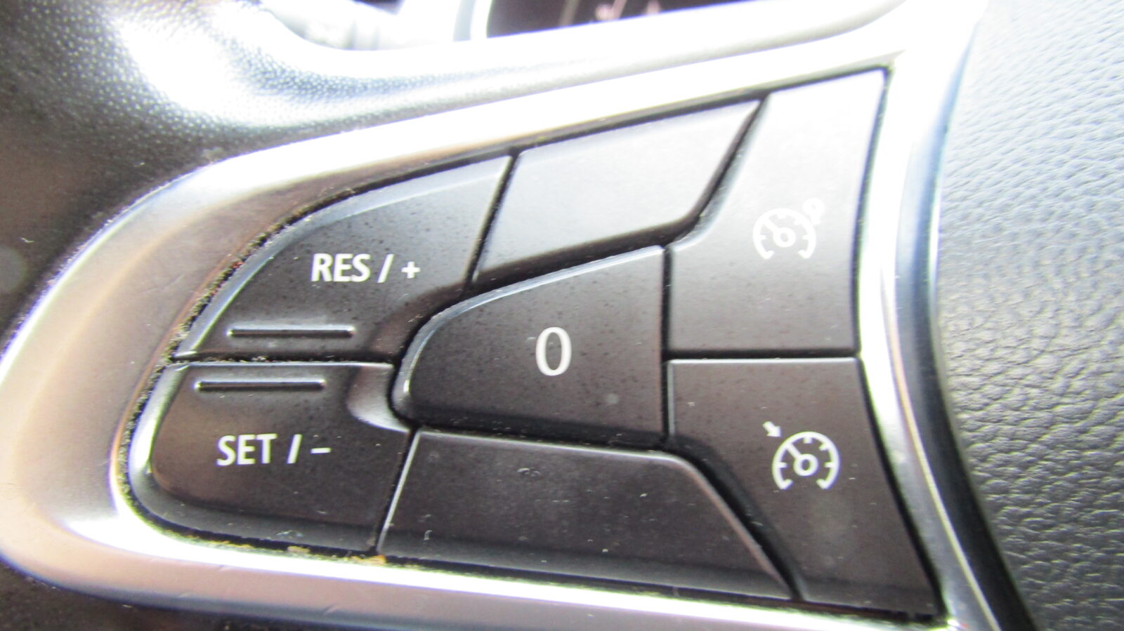 Renault Captur 1.3 TCe S Edition Euro 6 (s/s) 5dr - Image 18