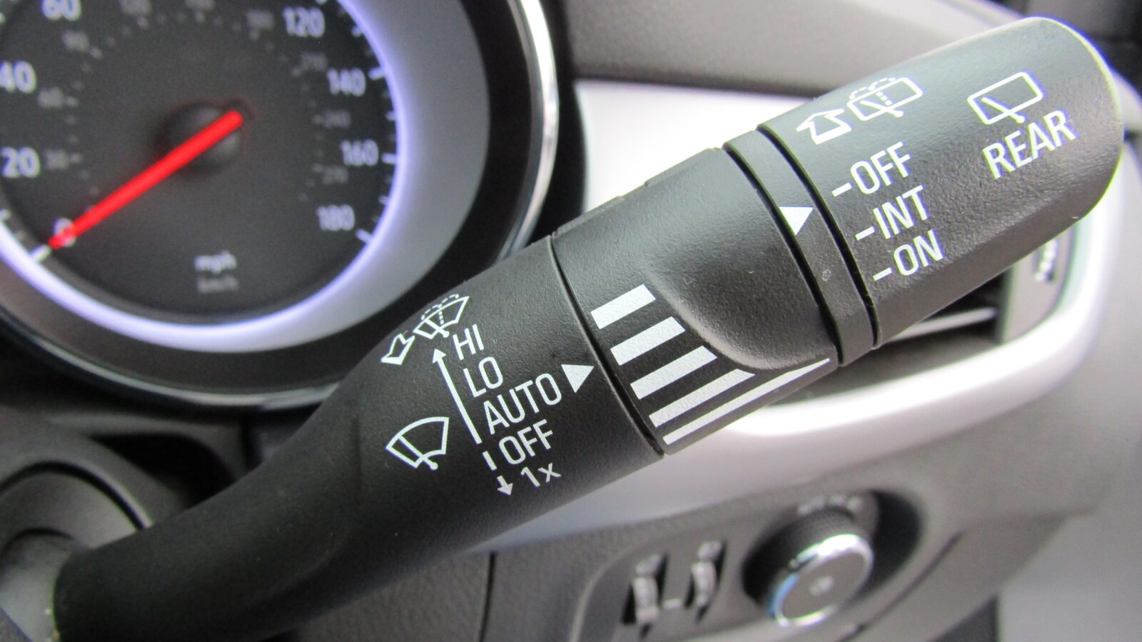 Vauxhall Astra 1.5 Turbo D Business Edition Nav Auto Euro 6 (s/s) 5dr - Image 32