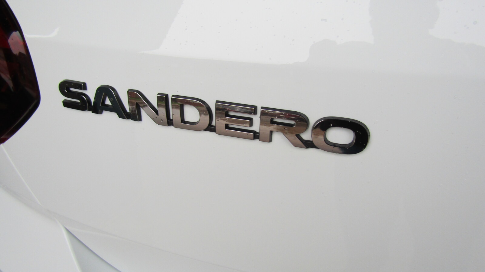 Dacia Sandero 1.0 TCe Essential Euro 6 (s/s) 5dr - Image 10