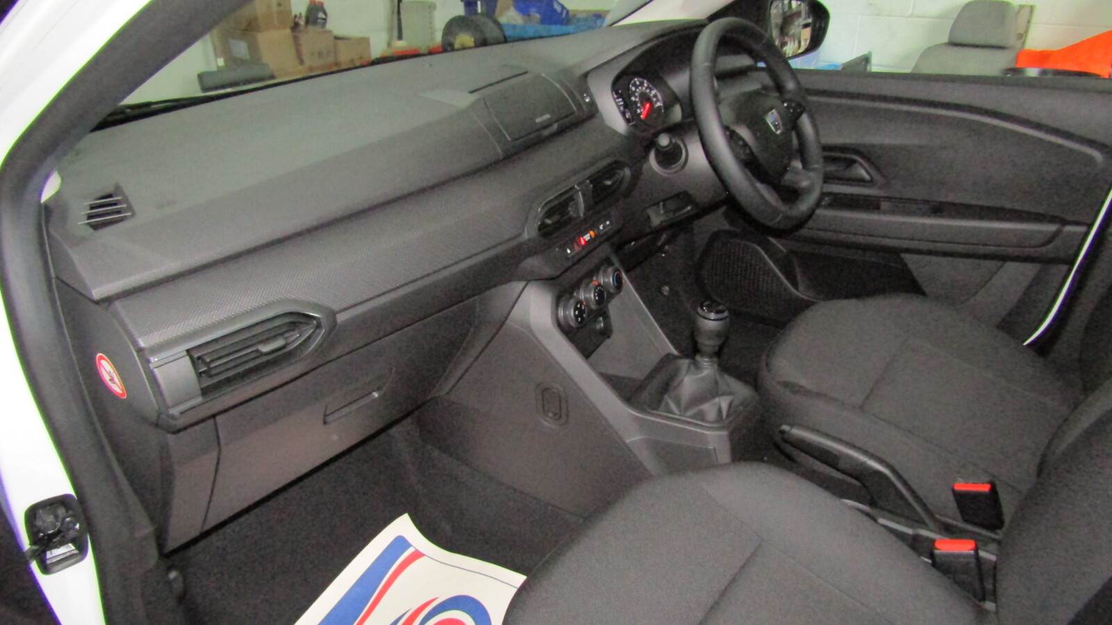 Dacia Sandero 1.0 TCe Essential Euro 6 (s/s) 5dr - Image 22