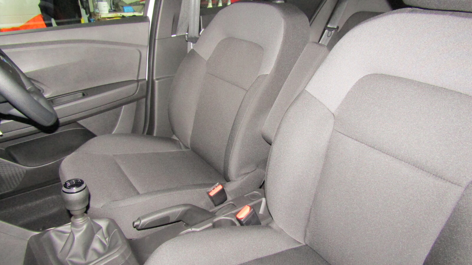 Dacia Sandero 1.0 TCe Essential Euro 6 (s/s) 5dr - Image 23