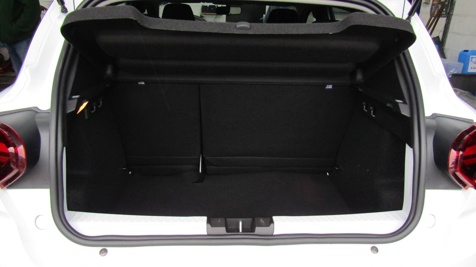Dacia Sandero 1.0 TCe Essential Euro 6 (s/s) 5dr - Image 12