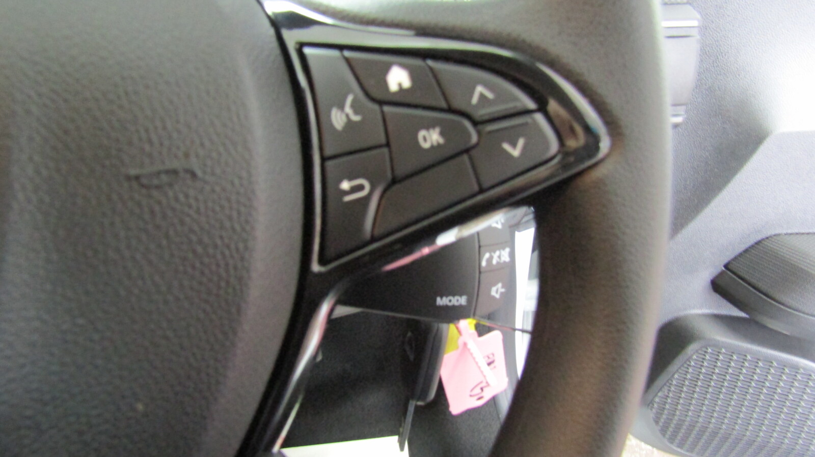 Dacia Sandero 1.0 TCe Essential Euro 6 (s/s) 5dr - Image 30