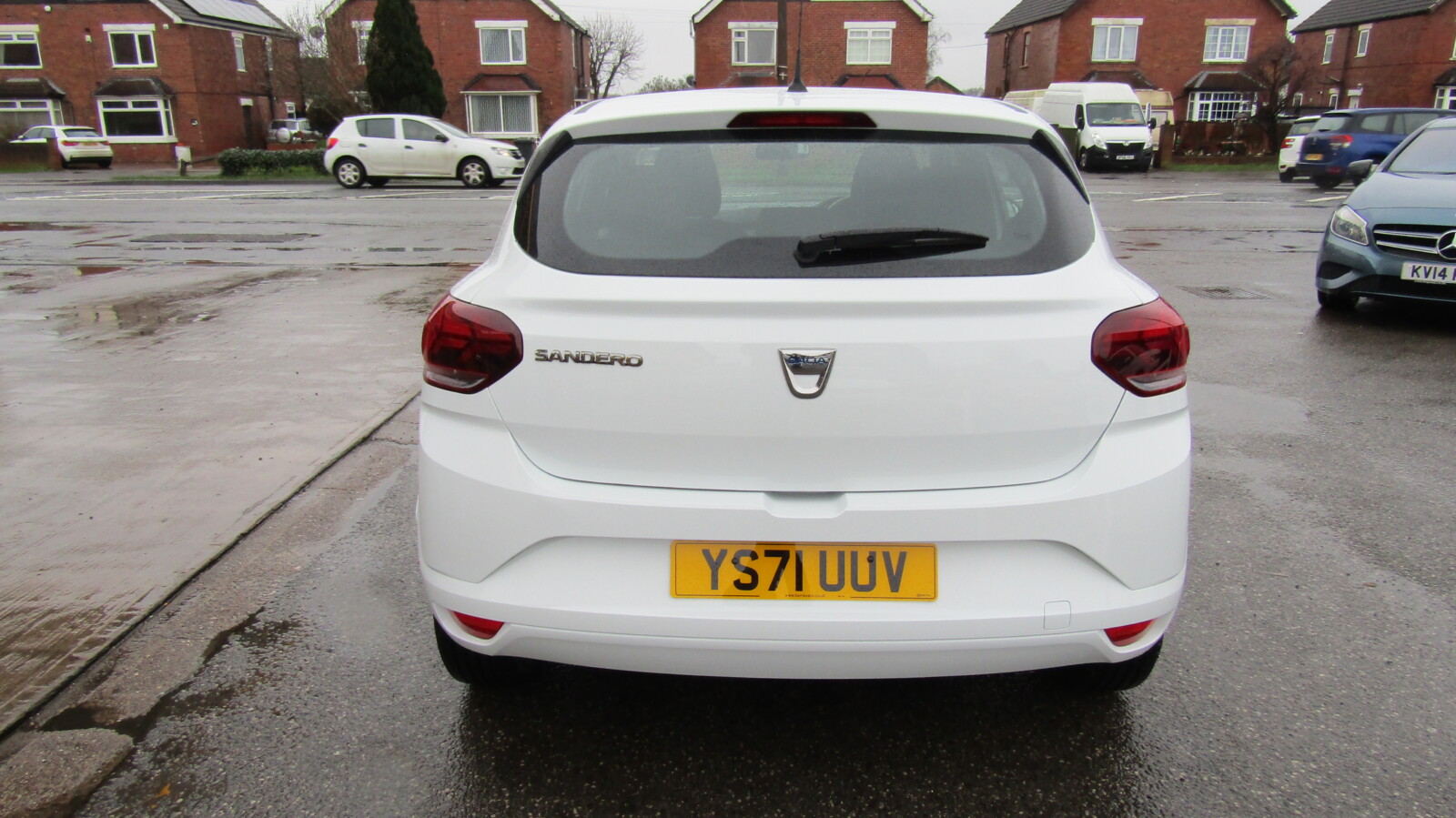 Dacia Sandero 1.0 TCe Essential Euro 6 (s/s) 5dr - Image 3