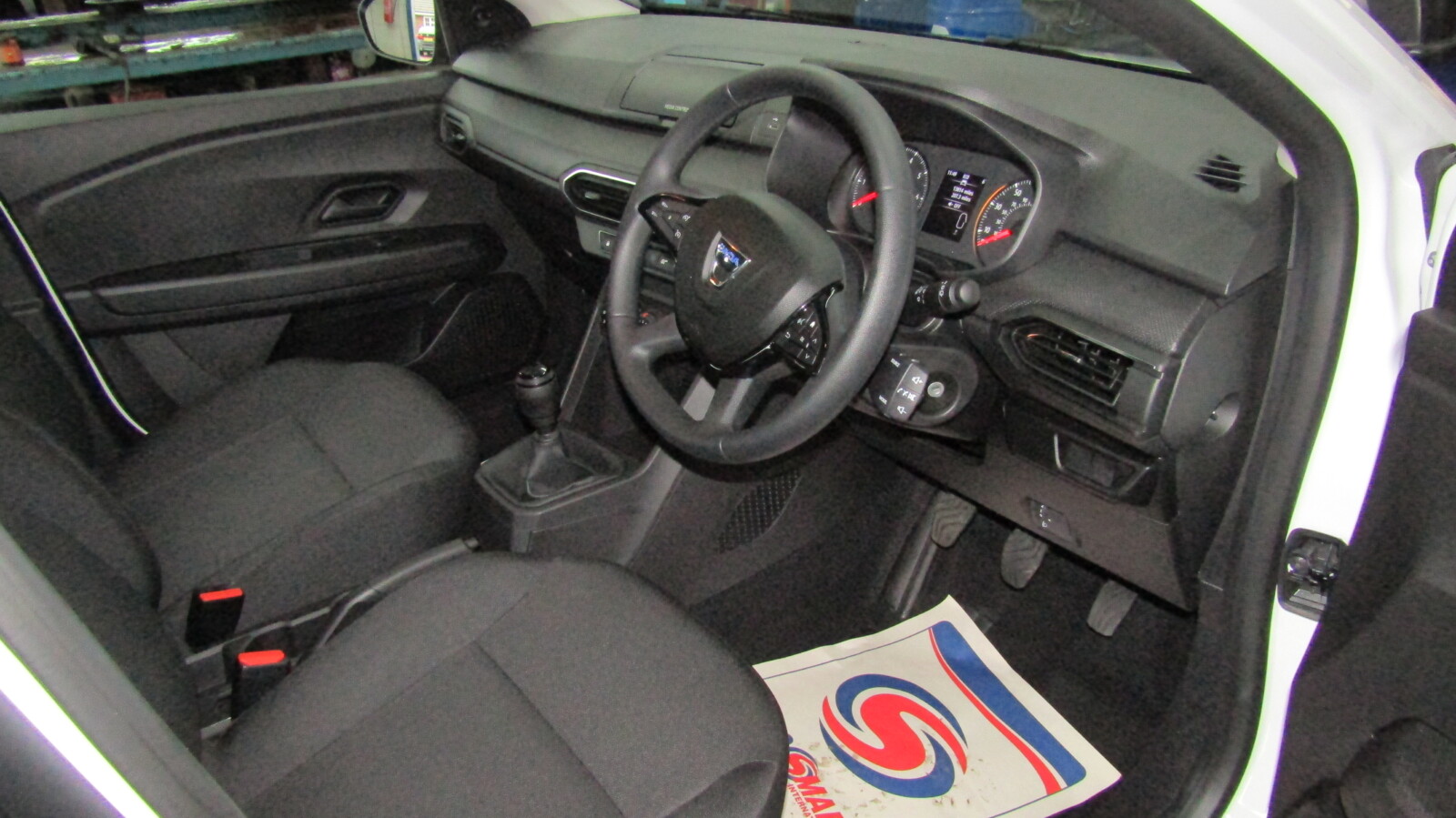 Dacia Sandero 1.0 TCe Essential Euro 6 (s/s) 5dr - Image 15