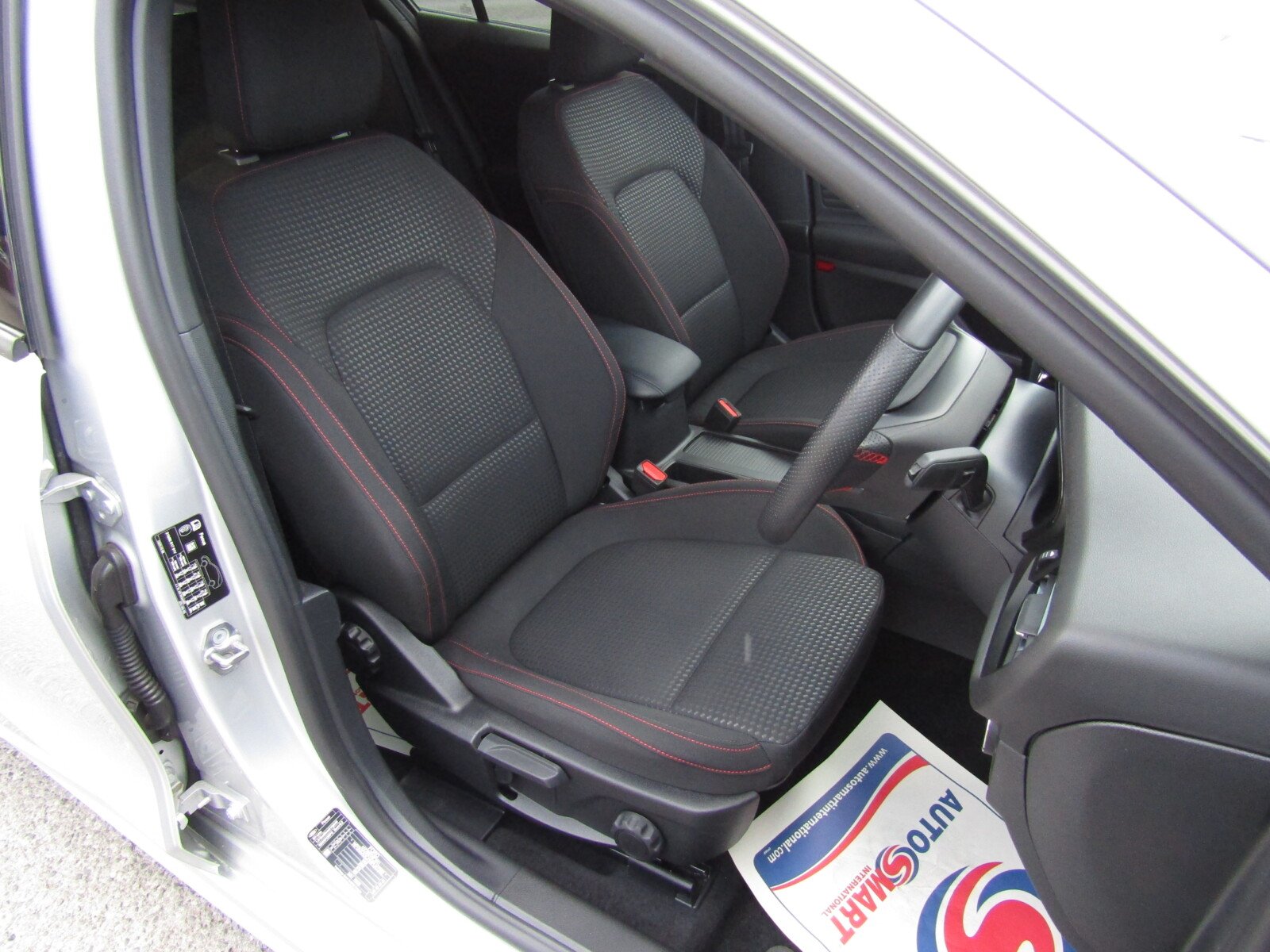 Ford Focus 1.0T EcoBoost MHEV ST-Line Euro 6 (s/s) 5dr - Image 20