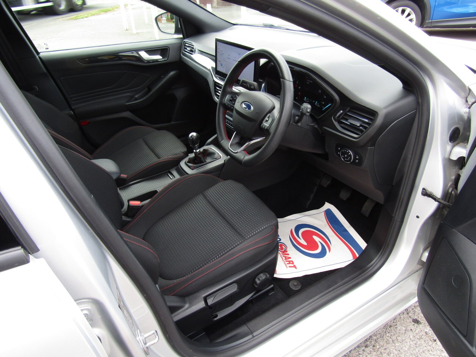 Ford Focus 1.0T EcoBoost MHEV ST-Line Euro 6 (s/s) 5dr - Image 21