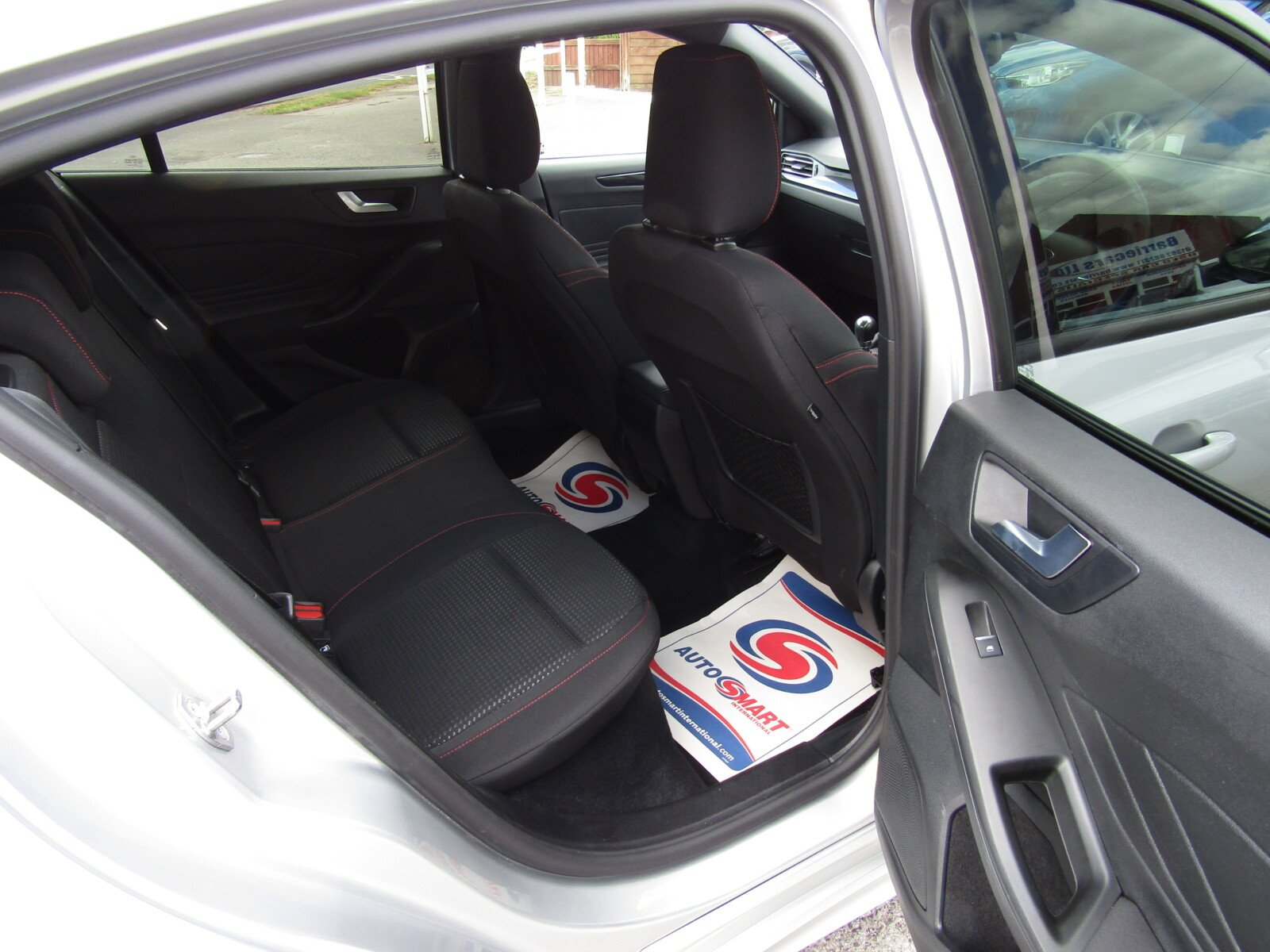 Ford Focus 1.0T EcoBoost MHEV ST-Line Euro 6 (s/s) 5dr - Image 22