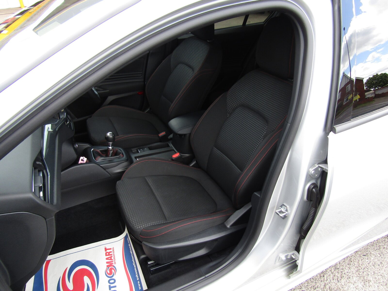 Ford Focus 1.0T EcoBoost MHEV ST-Line Euro 6 (s/s) 5dr - Image 23