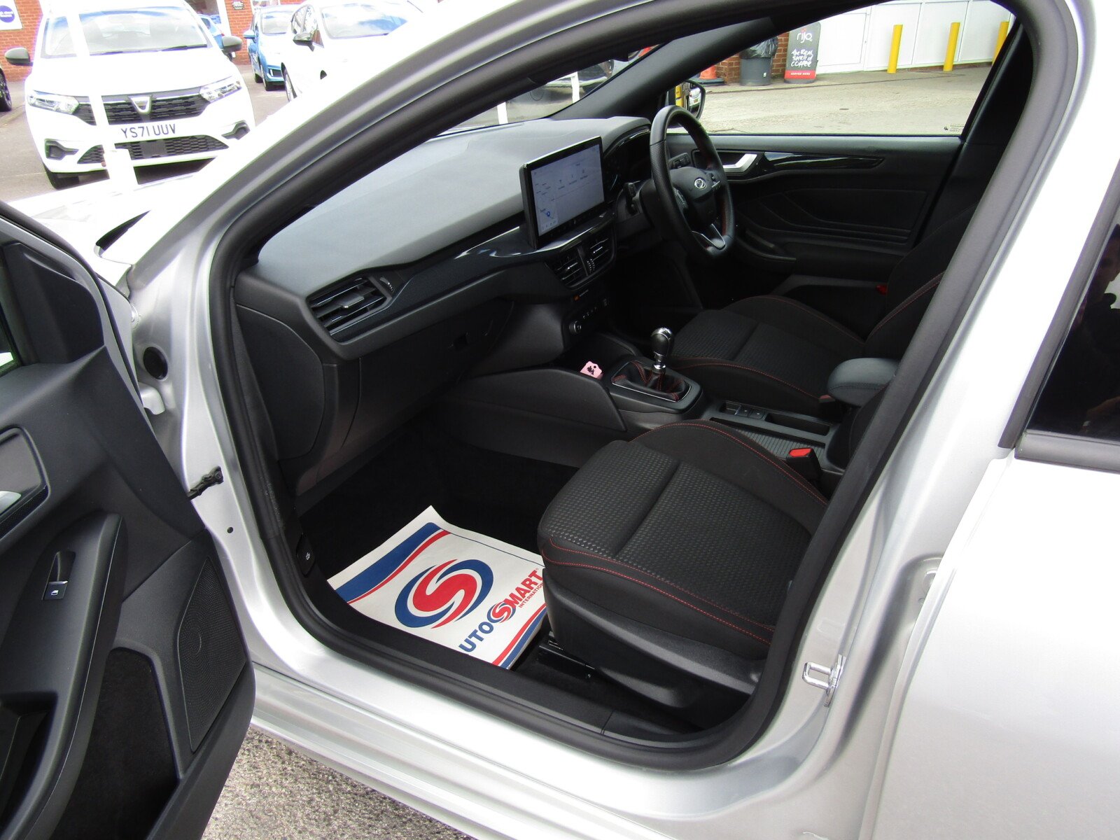 Ford Focus 1.0T EcoBoost MHEV ST-Line Euro 6 (s/s) 5dr - Image 24