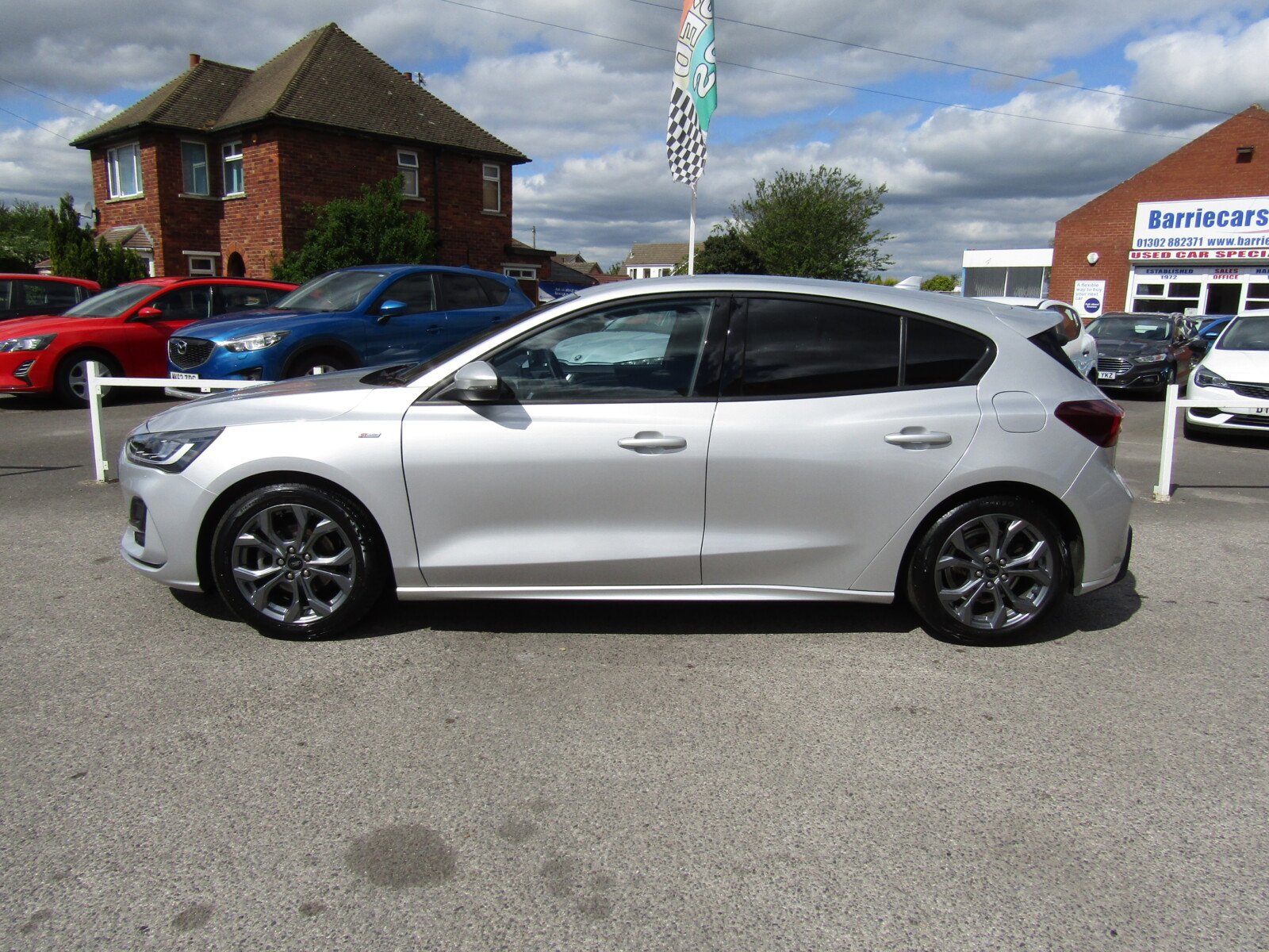 Ford Focus 1.0T EcoBoost MHEV ST-Line Euro 6 (s/s) 5dr - Image 3