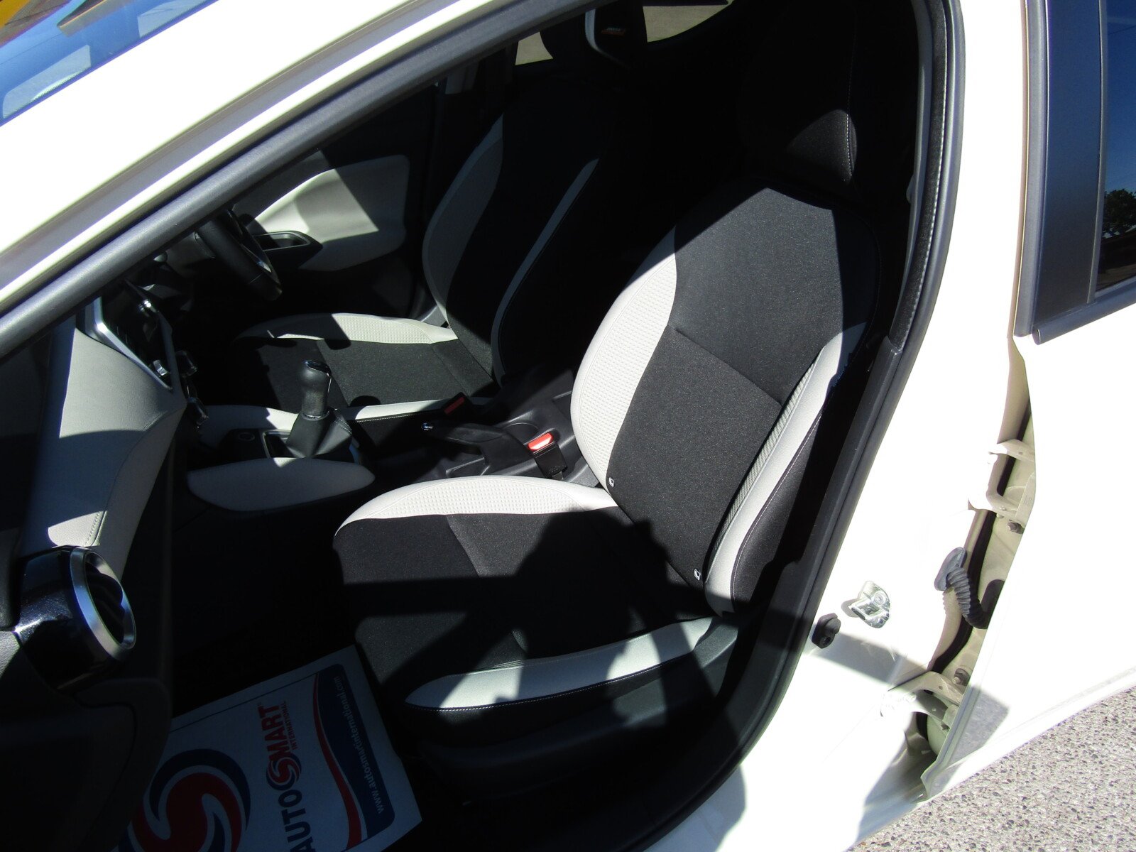 Nissan Micra 1.0 IG-T Tekna Euro 6 (s/s) 5dr - Image 20