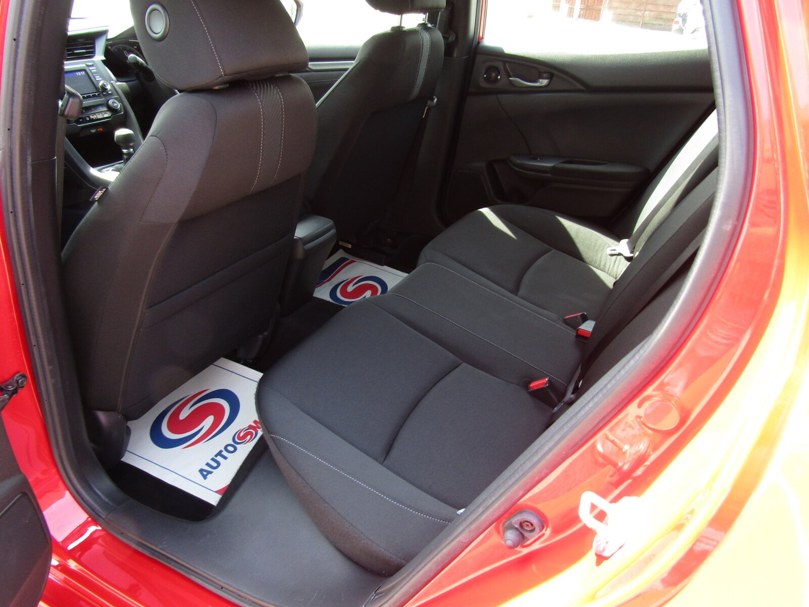 Honda Civic 1.0 VTEC Turbo SE Euro 6 (s/s) 5dr - Image 16