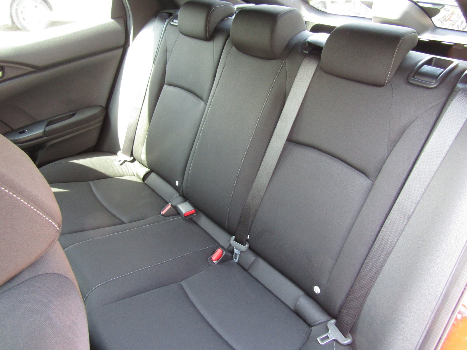 Honda Civic 1.0 VTEC Turbo SE Euro 6 (s/s) 5dr - Image 17