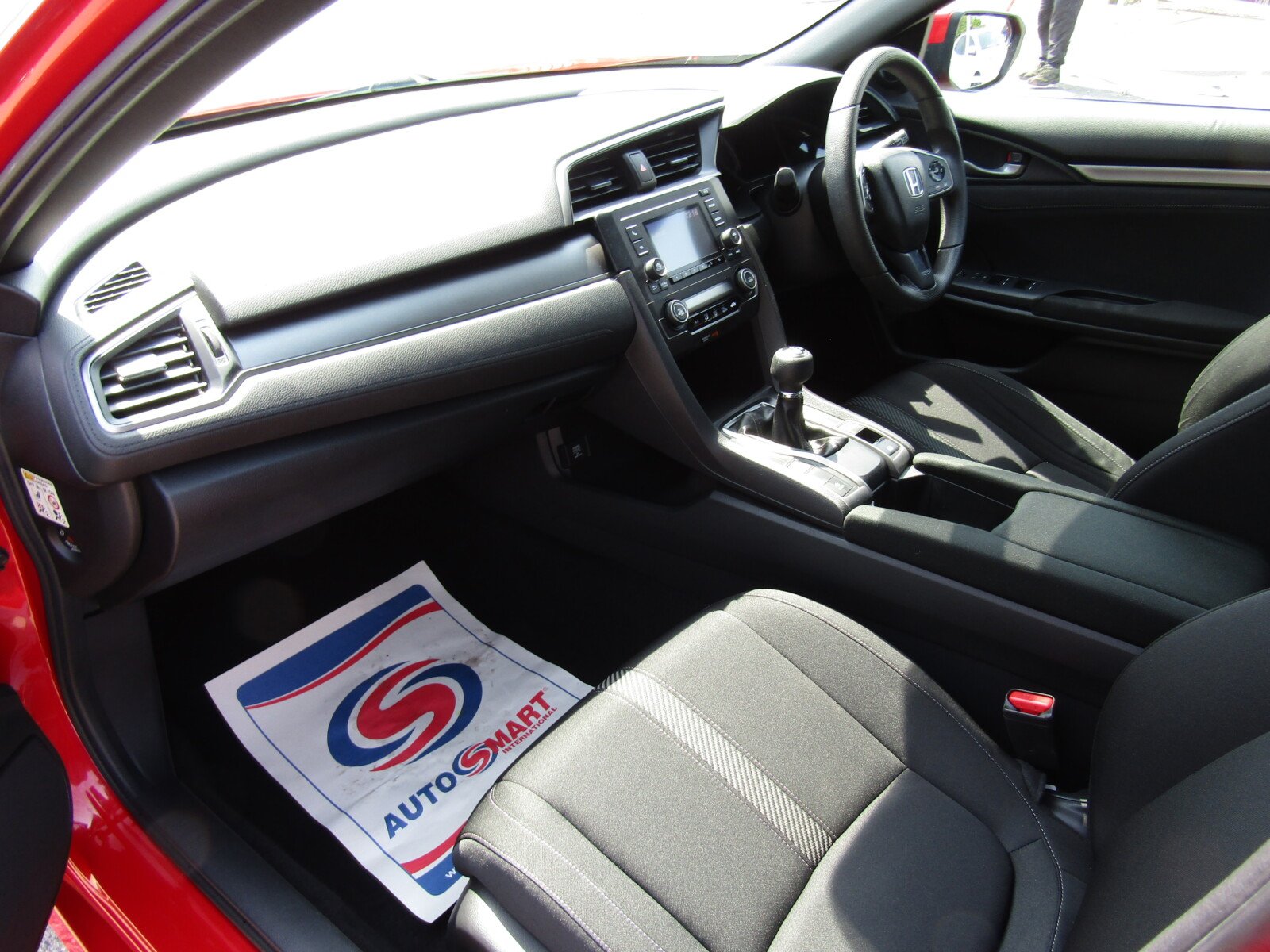 Honda Civic 1.0 VTEC Turbo SE Euro 6 (s/s) 5dr - Image 18