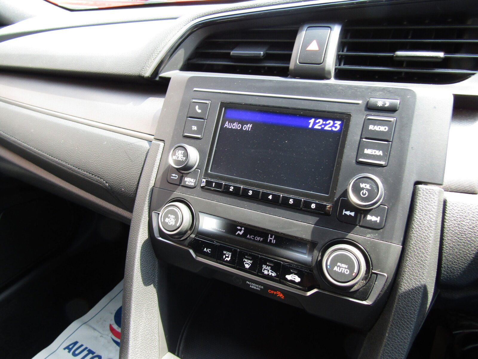 Honda Civic 1.0 VTEC Turbo SE Euro 6 (s/s) 5dr - Image 22