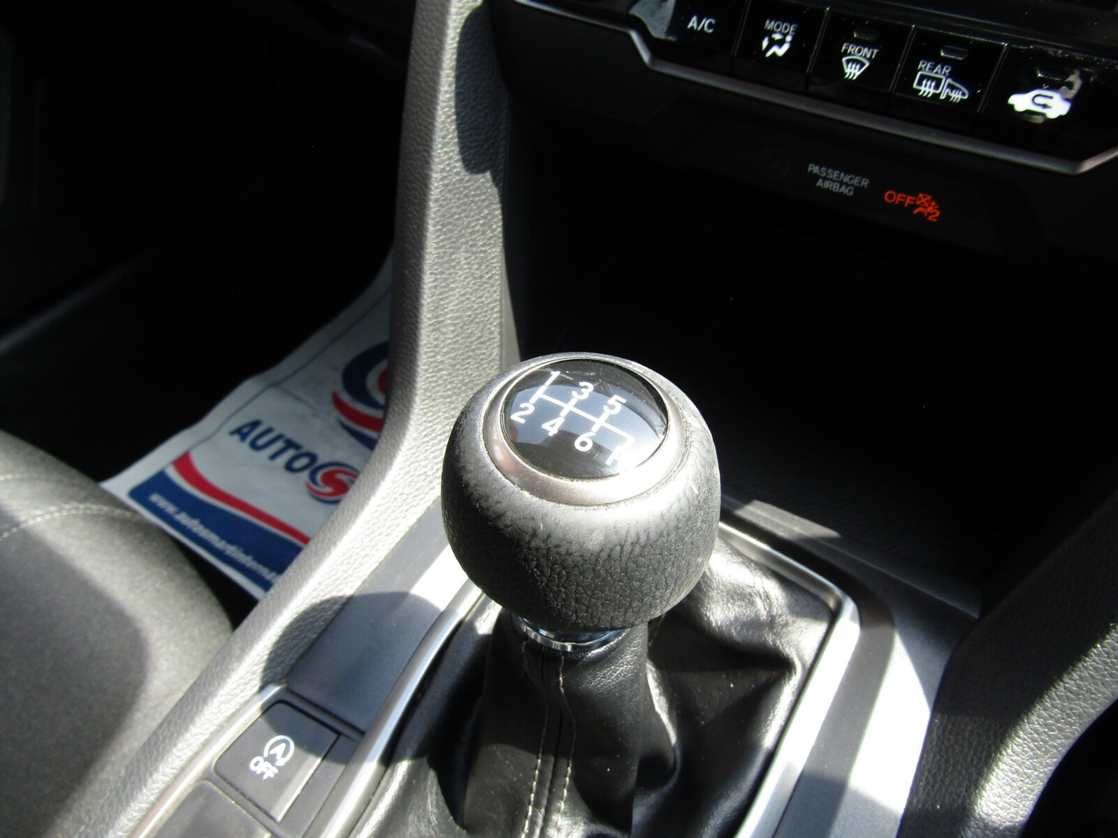 Honda Civic 1.0 VTEC Turbo SE Euro 6 (s/s) 5dr - Image 23