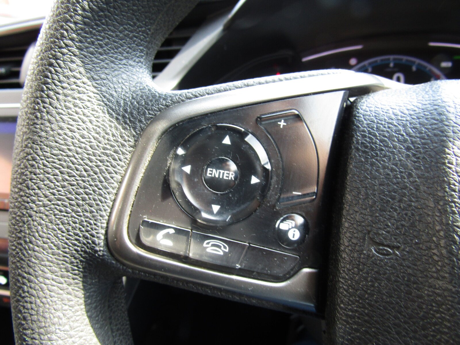 Honda Civic 1.0 VTEC Turbo SE Euro 6 (s/s) 5dr - Image 26