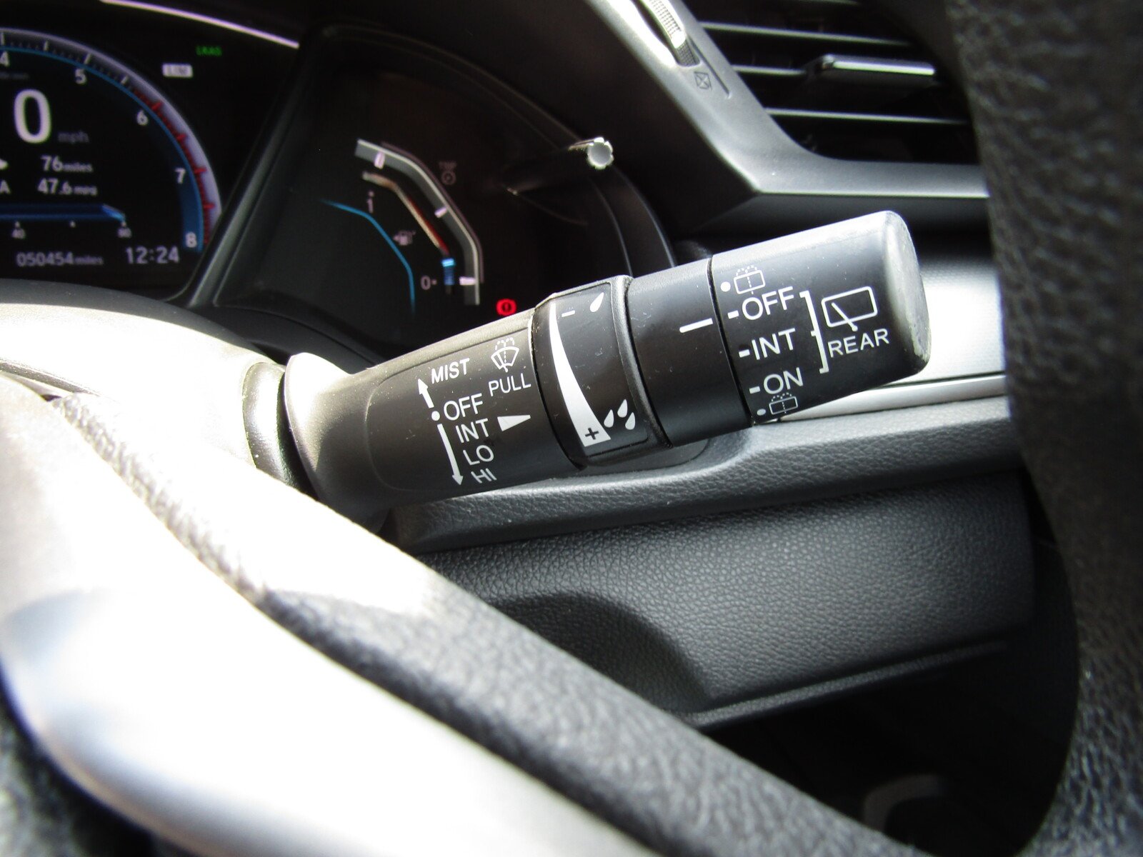 Honda Civic 1.0 VTEC Turbo SE Euro 6 (s/s) 5dr - Image 28