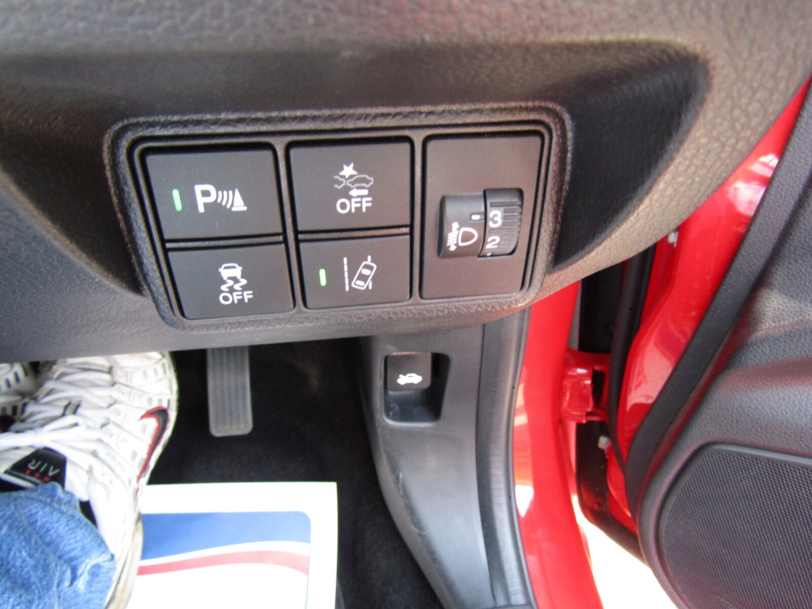 Honda Civic 1.0 VTEC Turbo SE Euro 6 (s/s) 5dr - Image 32