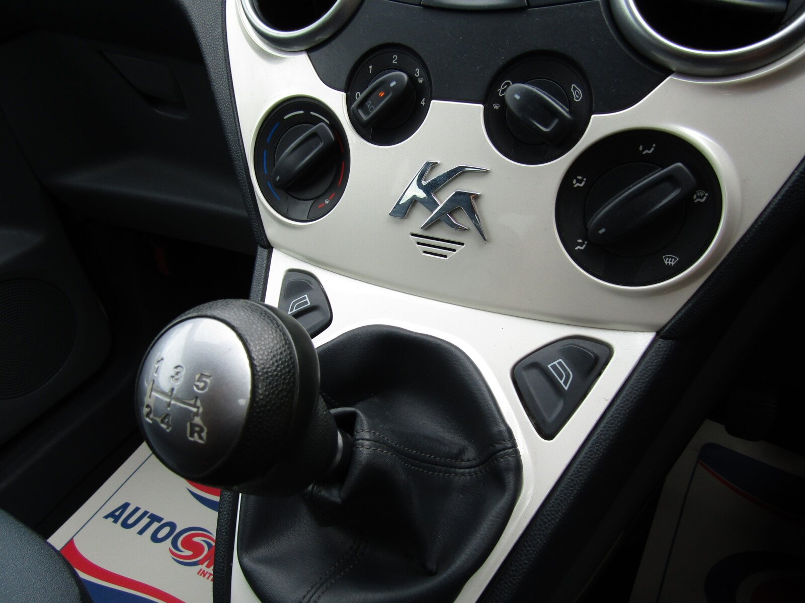 Ford Ka 1.2 Zetec Euro 5 (s/s) 3dr 2012 (62 Reg) - Image 4