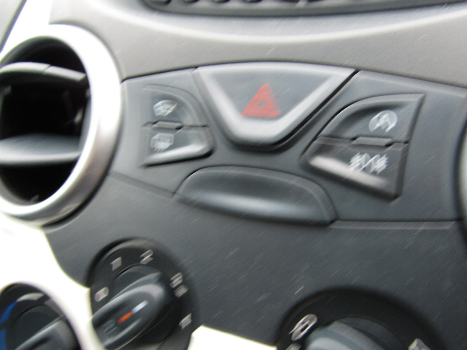 Ford Ka 1.2 Zetec Euro 5 (s/s) 3dr 2012 (62 Reg) - Image 2