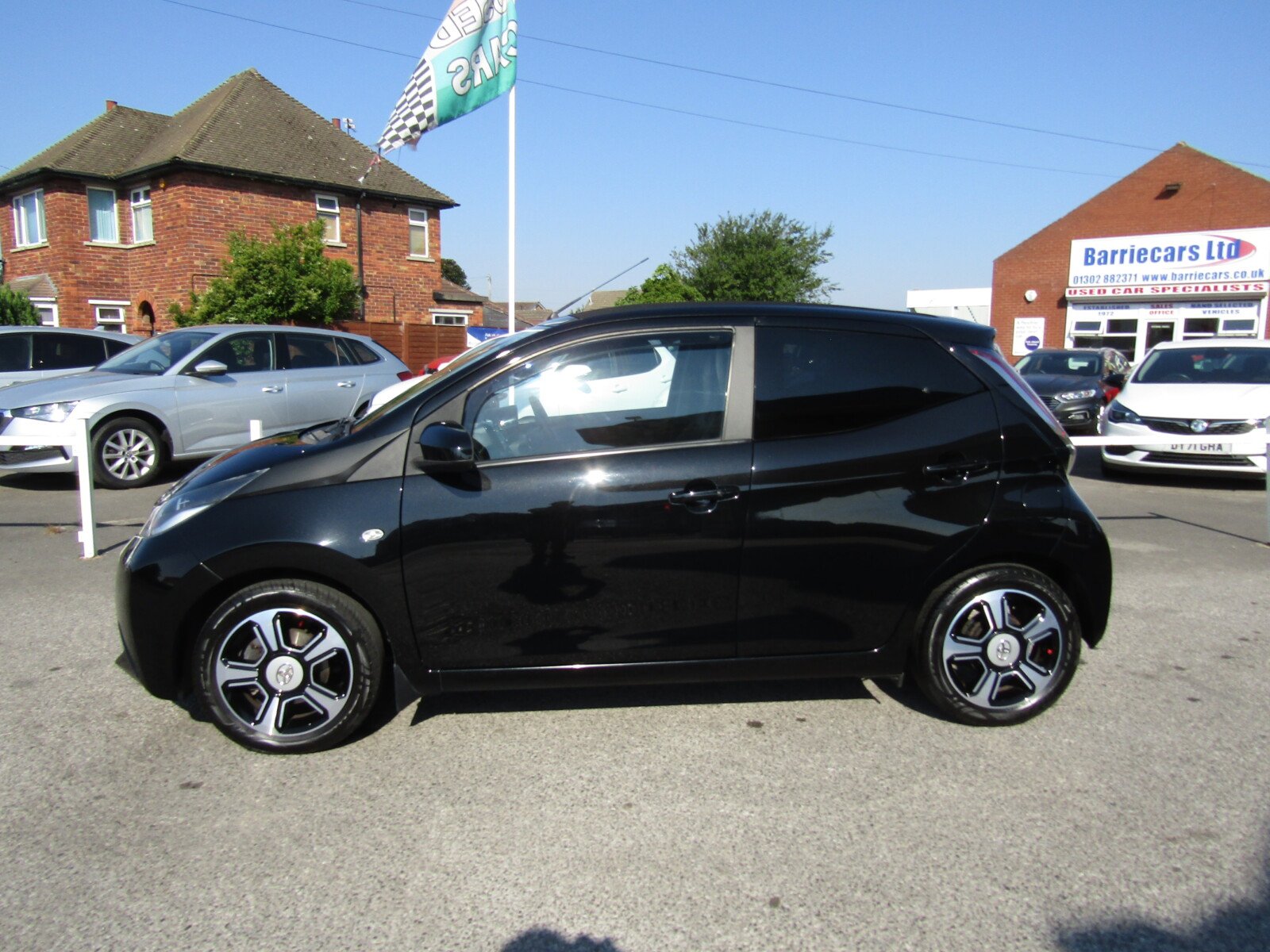 Toyota AYGO 1.0 VVT-i x-clusiv3 Hatchback 5dr Petrol Manual Euro 6 (68 ps) 2017 (17 Reg) - Image 2