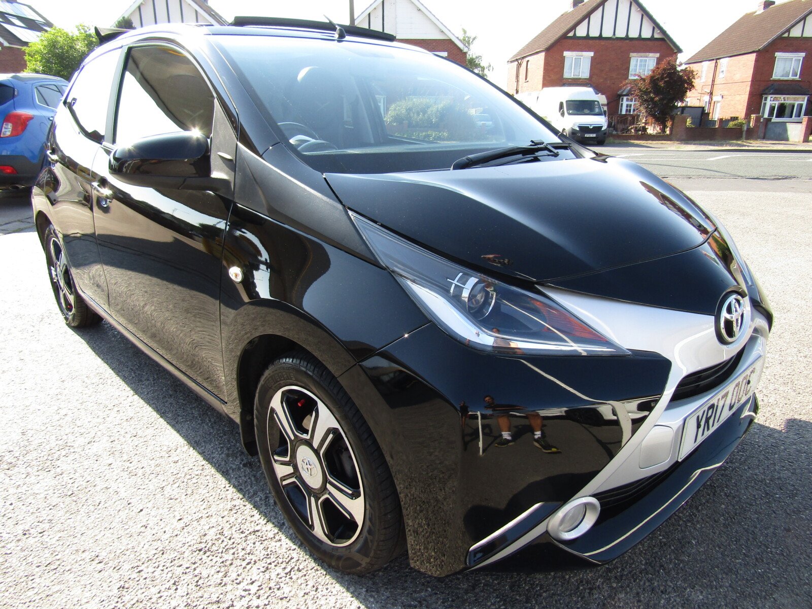 Toyota AYGO 1.0 VVT-i x-clusiv3 Hatchback 5dr Petrol Manual Euro 6 (68 ps) 2017 (17 Reg) - Image 12