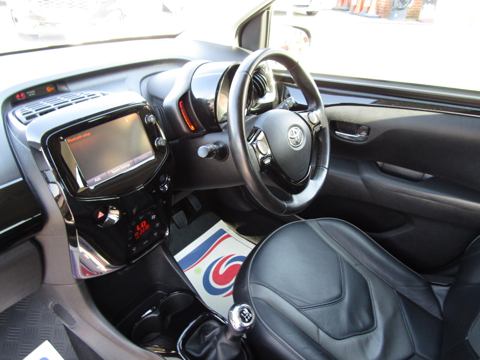 Toyota AYGO 1.0 VVT-i x-clusiv3 Hatchback 5dr Petrol Manual Euro 6 (68 ps) 2017 (17 Reg) - Image 28