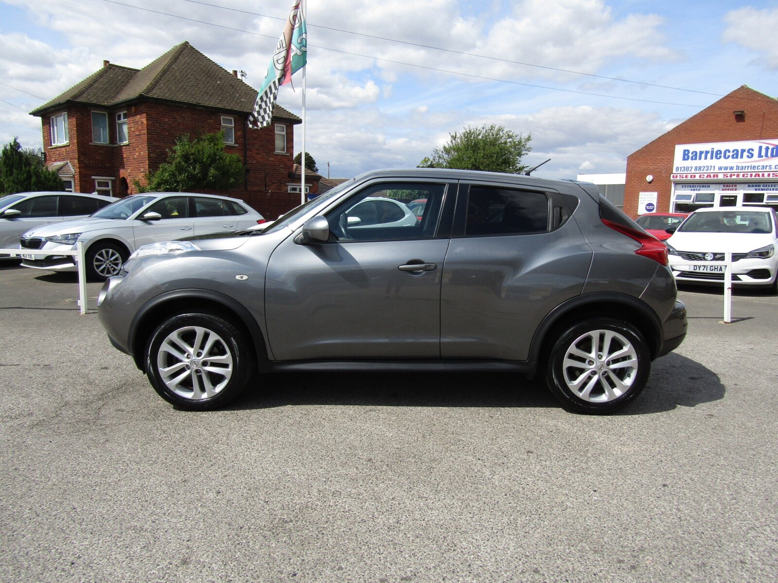Nissan Juke 1.6 Acenta Premium Euro 5 (s/s) 5dr 2013 (13 Reg) - Image 2