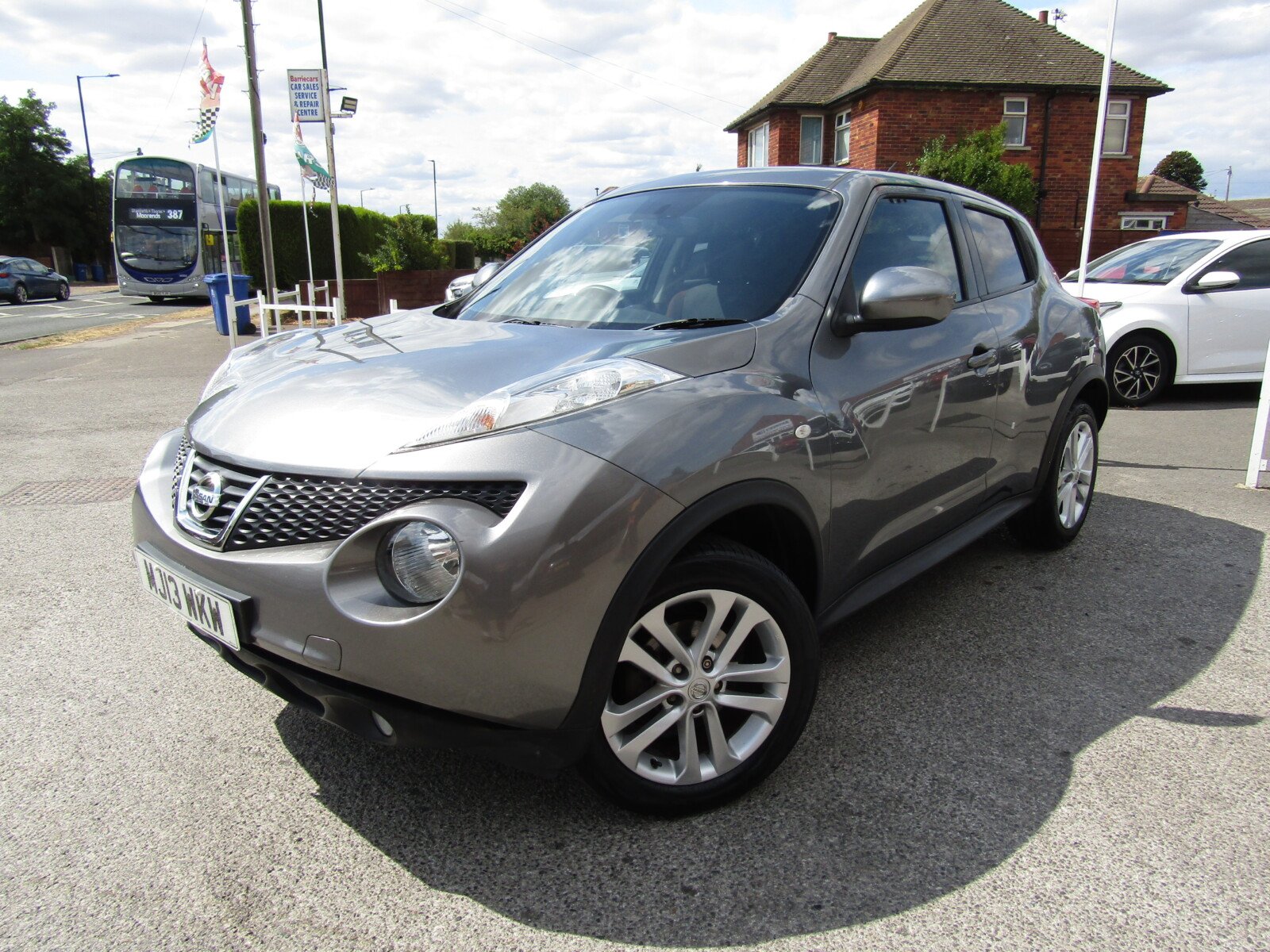 Nissan Juke 1.6 Acenta Premium Euro 5 (s/s) 5dr 2013 (13 Reg) - Image 3