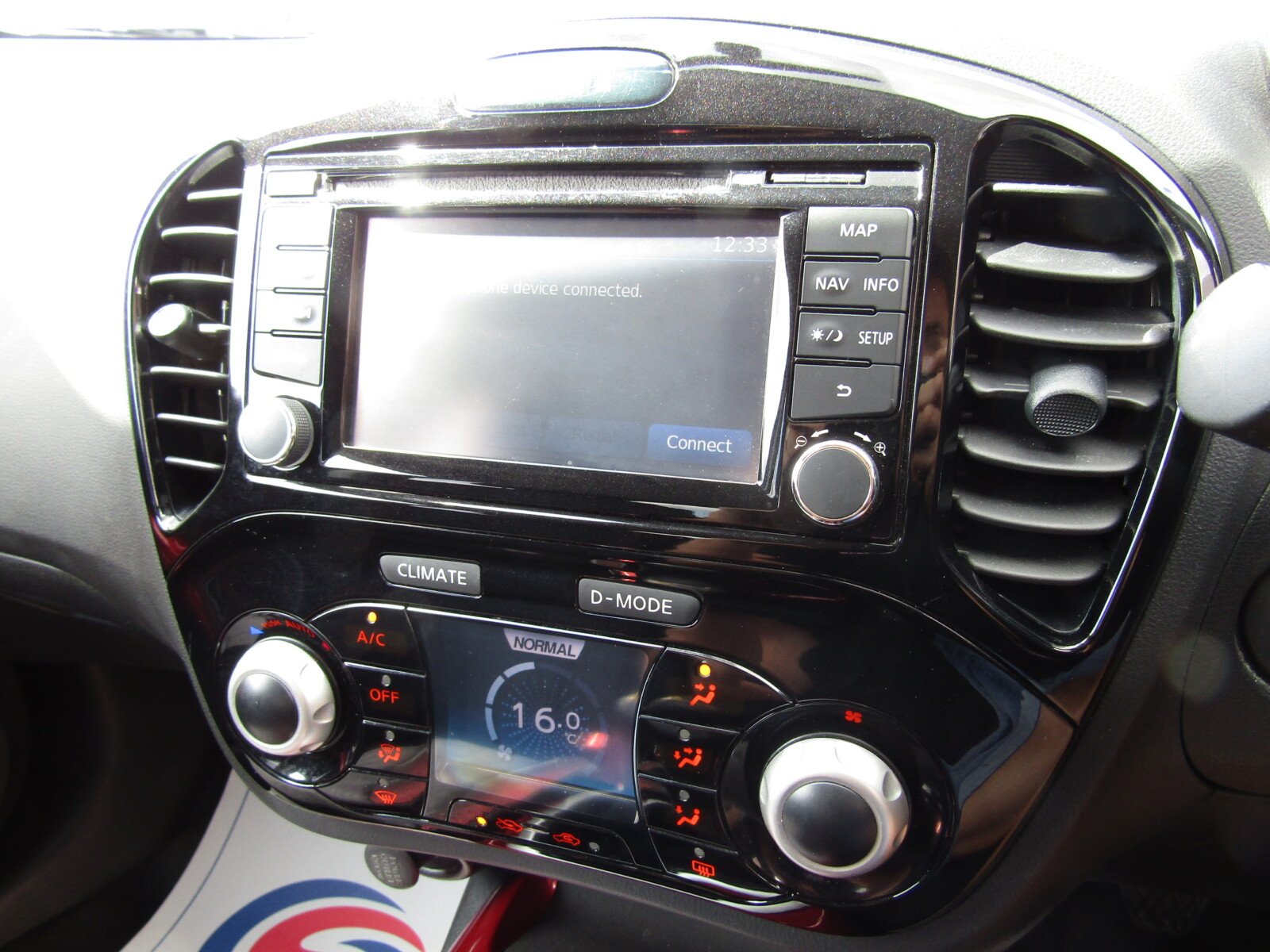 Nissan Juke 1.6 Acenta Premium Euro 5 (s/s) 5dr 2013 (13 Reg) - Image 24