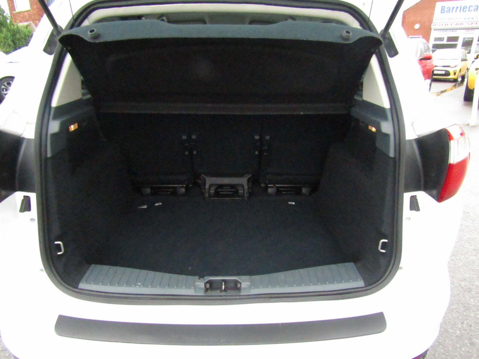 Ford C-Max 1.6 TDCi Titanium Euro 5 5dr 2015 (15 Reg) - Image 11